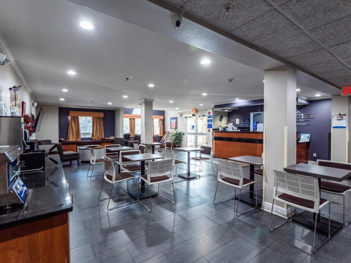 奥卡拉米克罗套房酒店 外观 照片